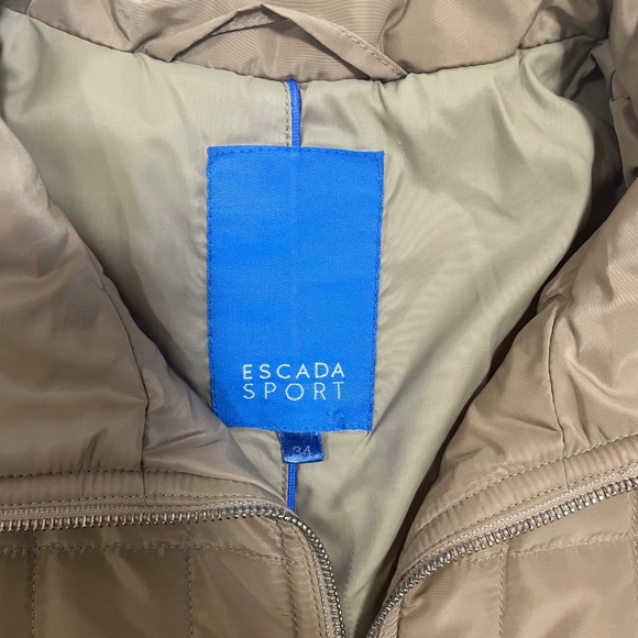 Escada Sport Women’s Quilted Jacket / Coat, Tan / Beige, Belted, Size 36 (Small) - Picture 6 of 10